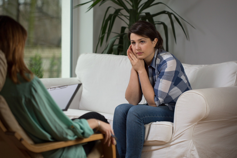 woman talking with therapist Local counselling centre